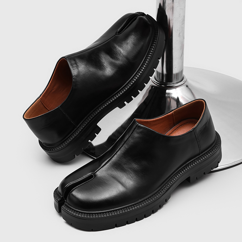 Men Split Toe Leather Loafers  - огляд і ціна Men'S Shoes Hey Dude