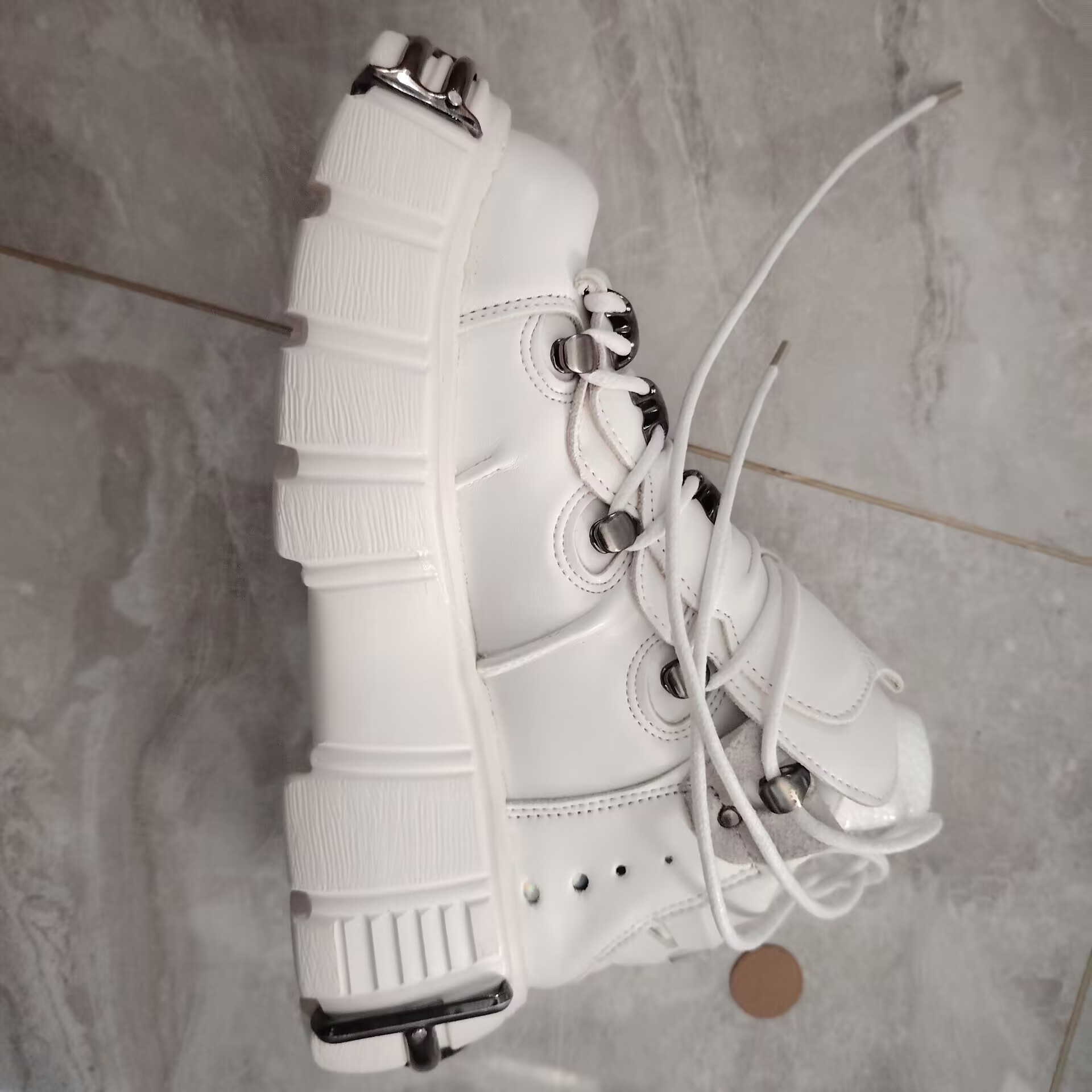 2026 Women Goth Leather Heavy  - огляд і ціна Men'S Shoes Hey Dude